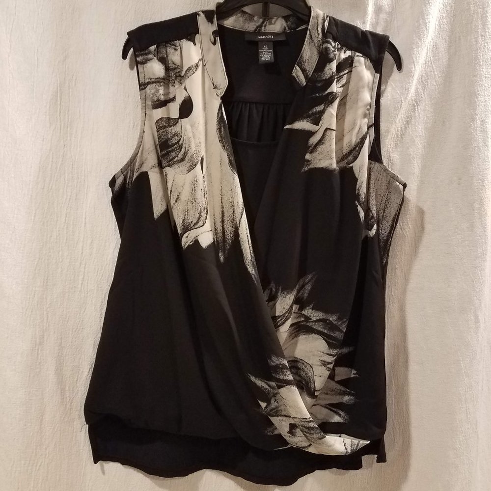 Alfani Black Sleeveless top